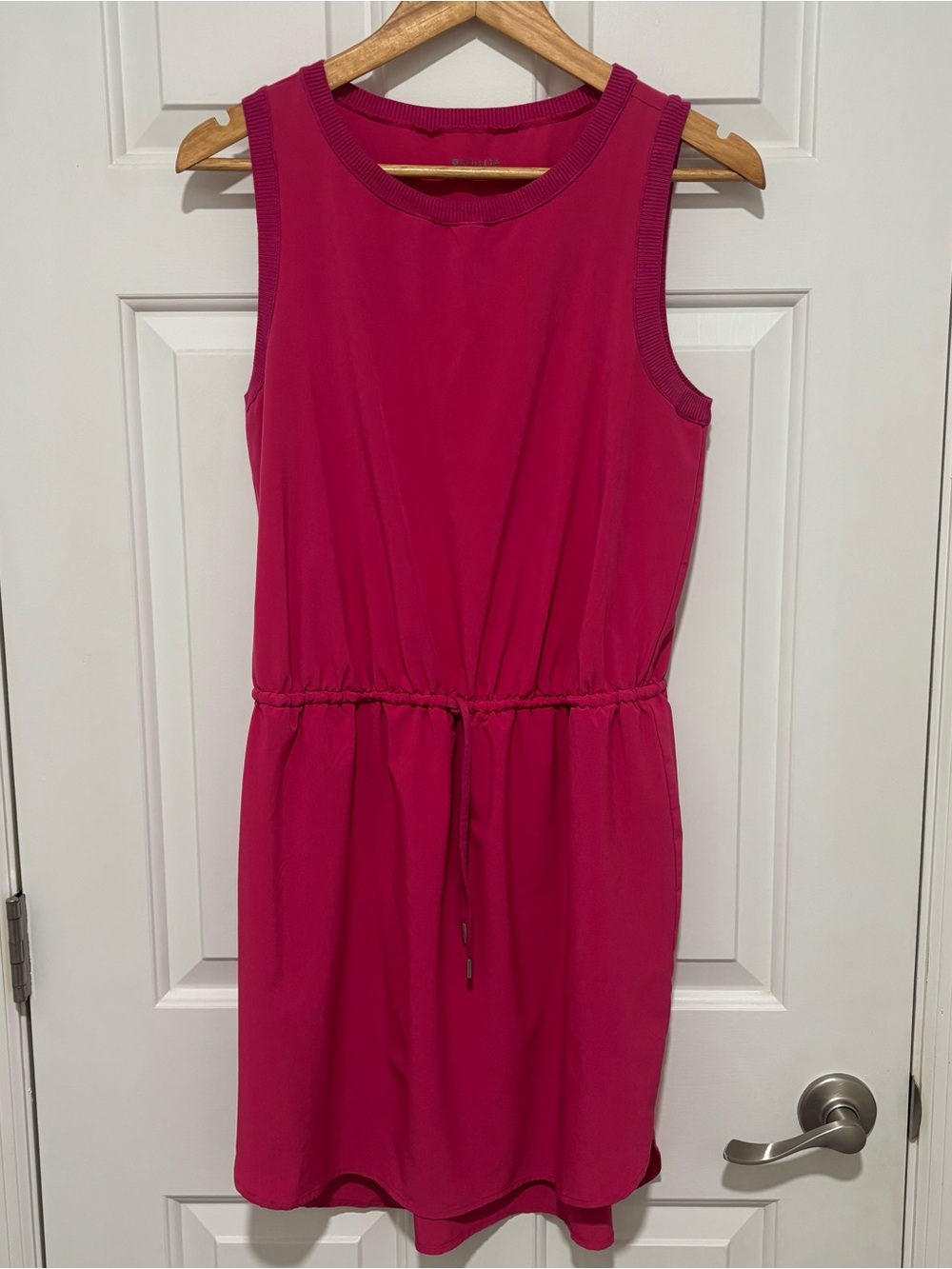 Athleta Women’s Sleeveless Drawstring Waist Dress in Bright Pink small